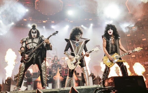 Kiss becomes first US band to go virtual, bids farewell to live 